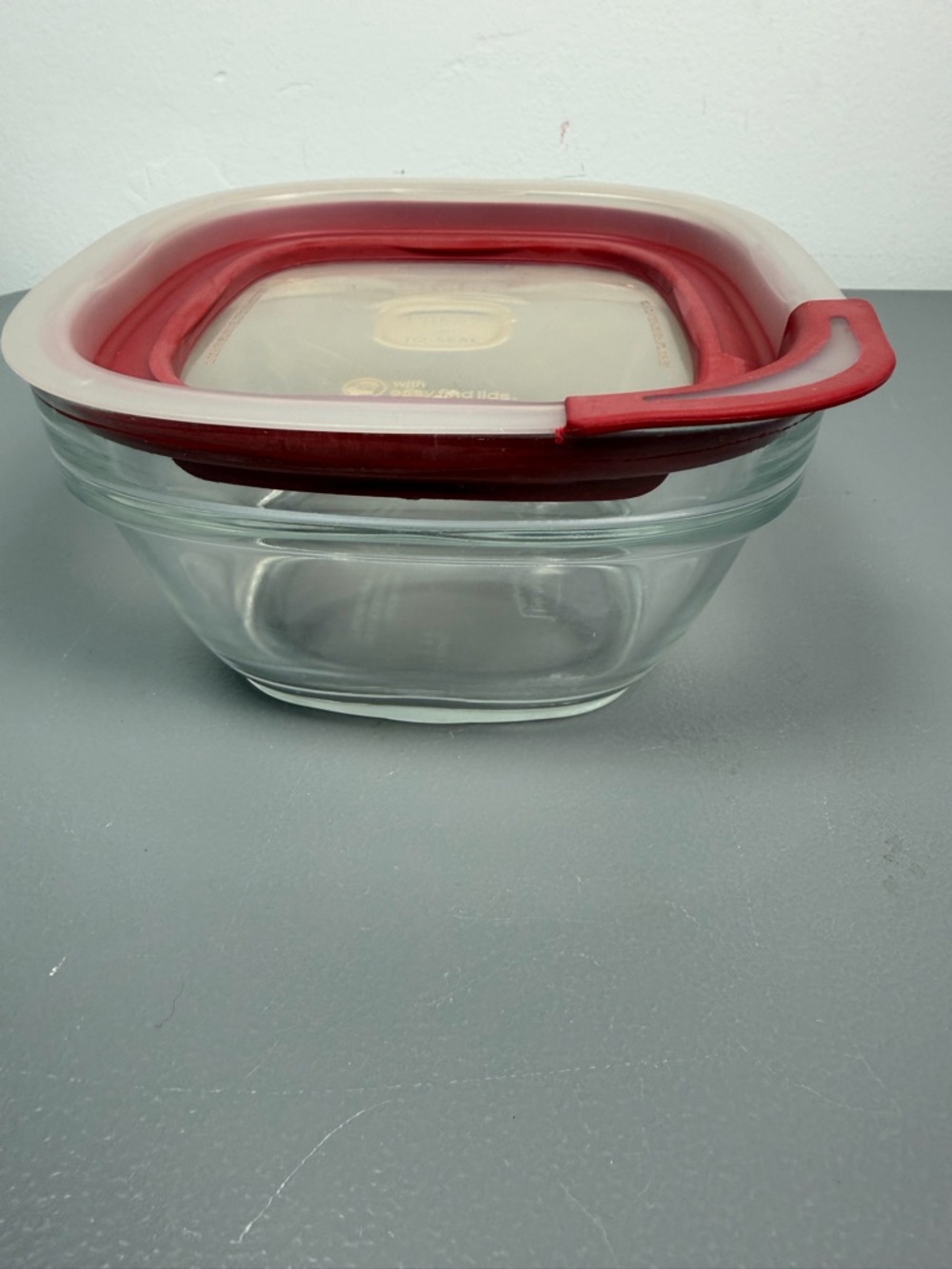 Rubbermaid Food Storage 4 Cup Glass Container 7N63 discontinued item